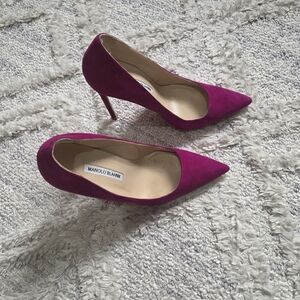 Manolo Blahnik Fuchsia Suede Pointed-Toe Pumps
